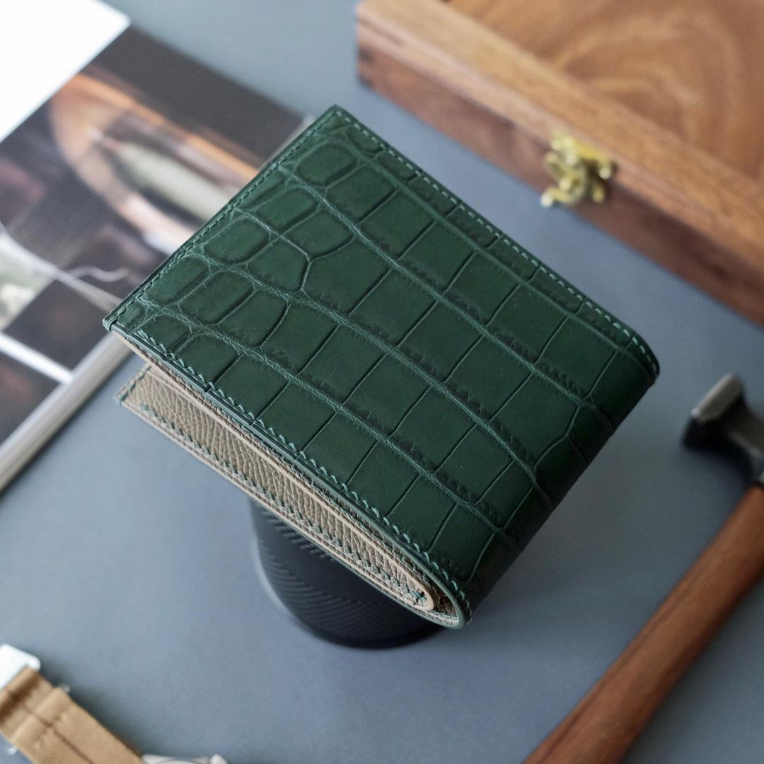 Green x Taupe bifold wallet