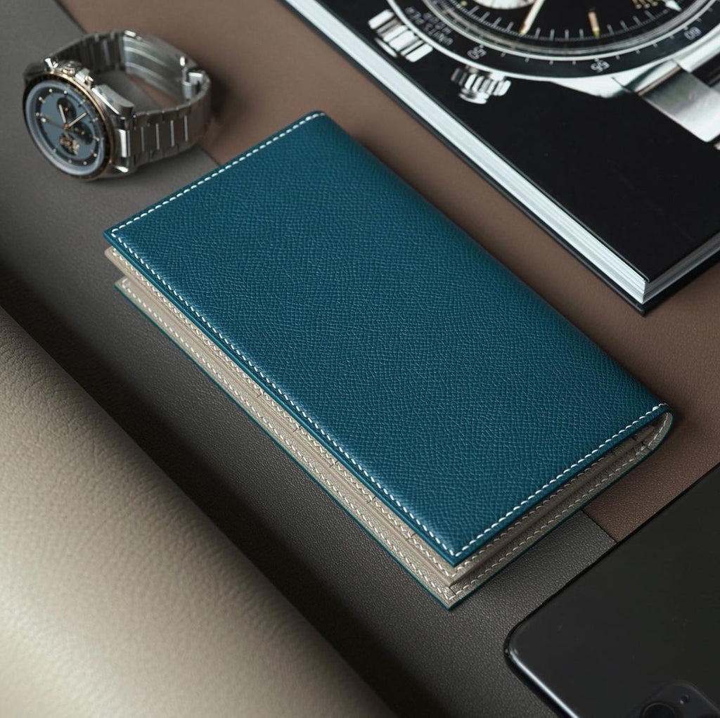 กระเป๋าสตางค์ใบยาวสีน้ำเงินมารีน x สีเบจอ่อน