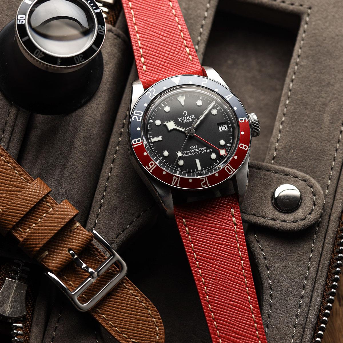 Bracelet de montre en cuir saffiano rouge Brixham pour un style élégant et sophistiqué