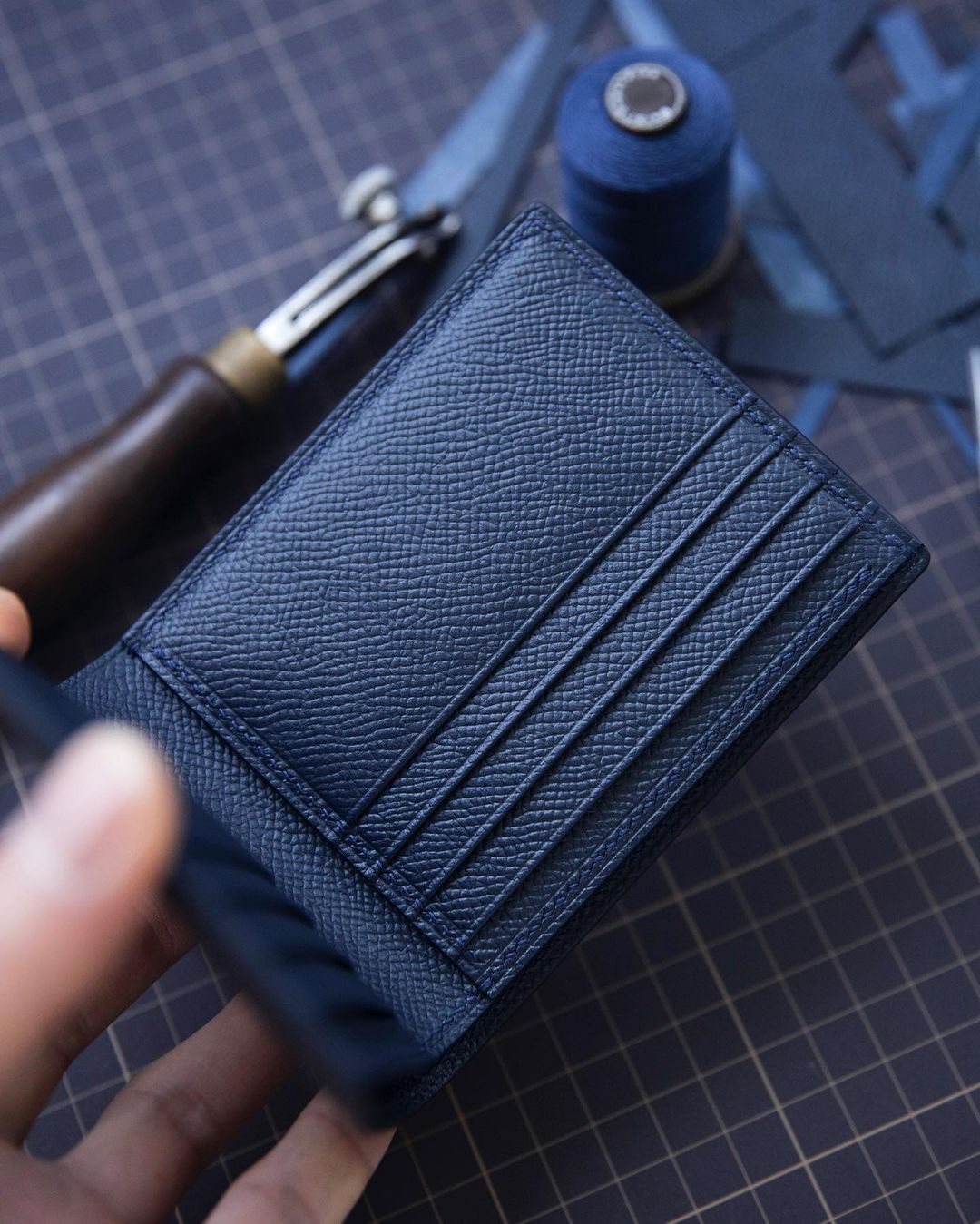 กระเป๋าสตางค์พับสองทบ Basic - สีกรมท่า