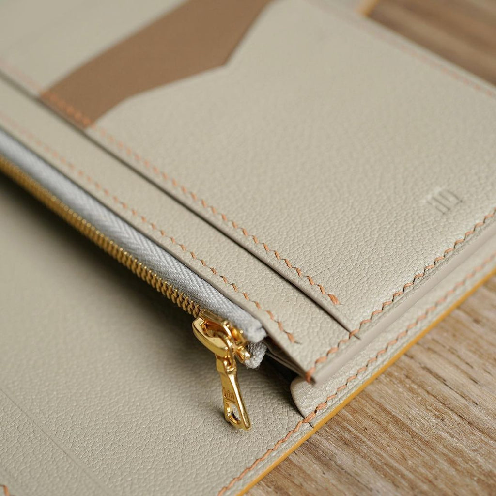 กระเป๋าสตางค์ใบยาวสีมัสตาร์ดสลับเบจ