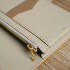 กระเป๋าสตางค์ใบยาวสีมัสตาร์ดสลับเบจ