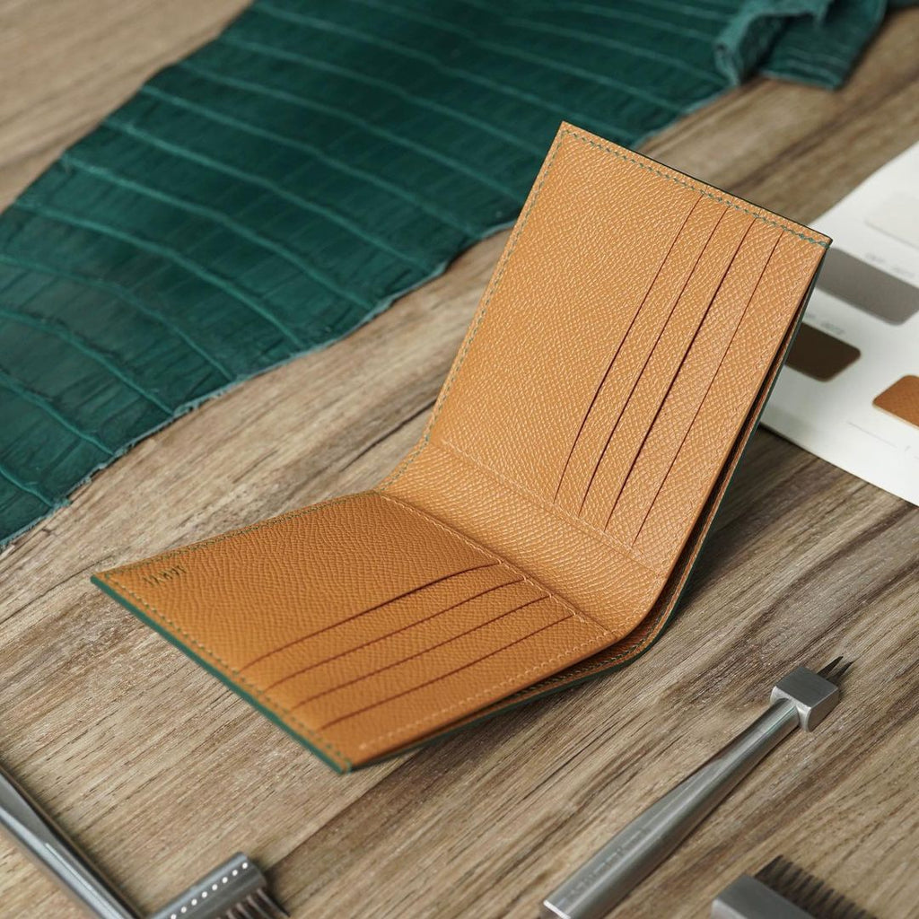 กระเป๋าสตางค์สองพับรุ่น Basic หนังจระเข้ผสม