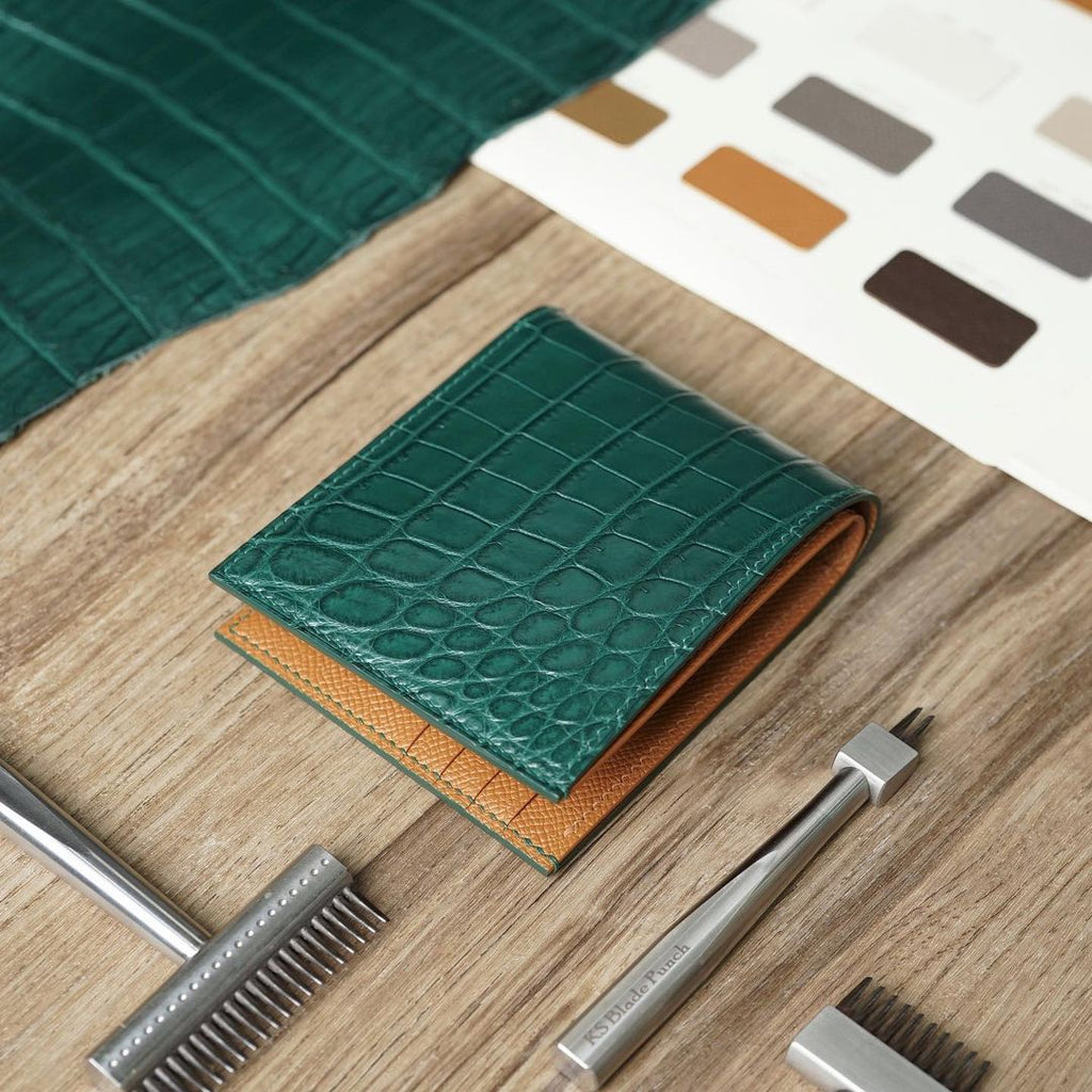 กระเป๋าสตางค์สองพับรุ่น Basic หนังจระเข้ผสม