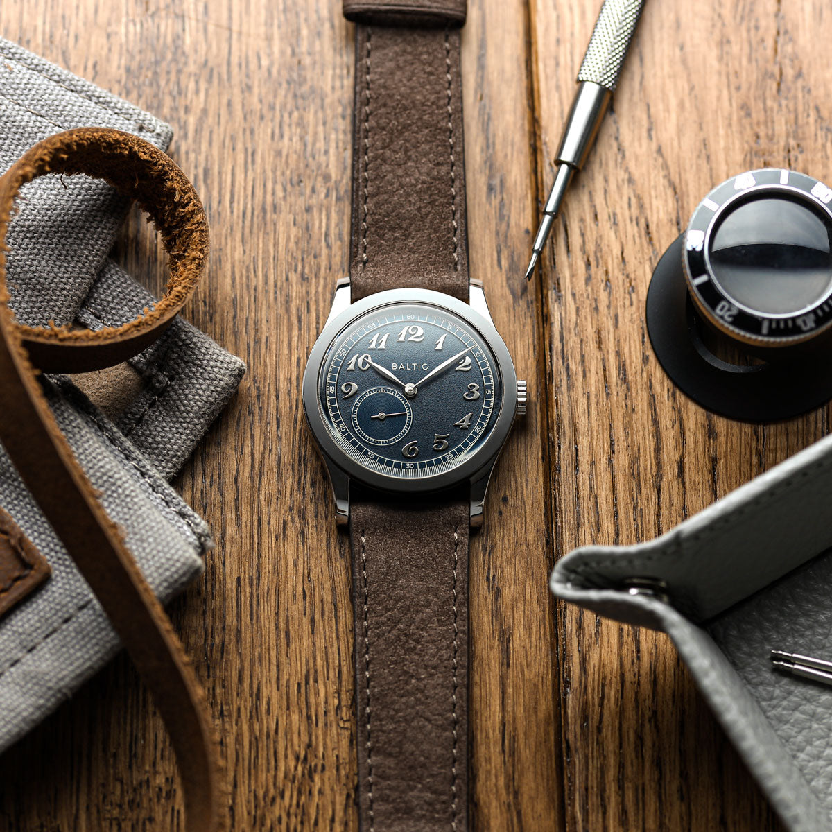Bracelet de montre en cuir nubuck plat Mozet fait main - Taupe élégante