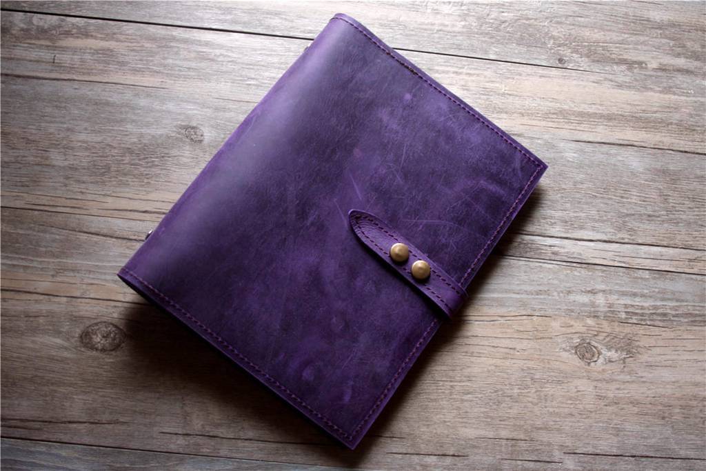 Enagraved Purple Leather Travel Organizer Purse