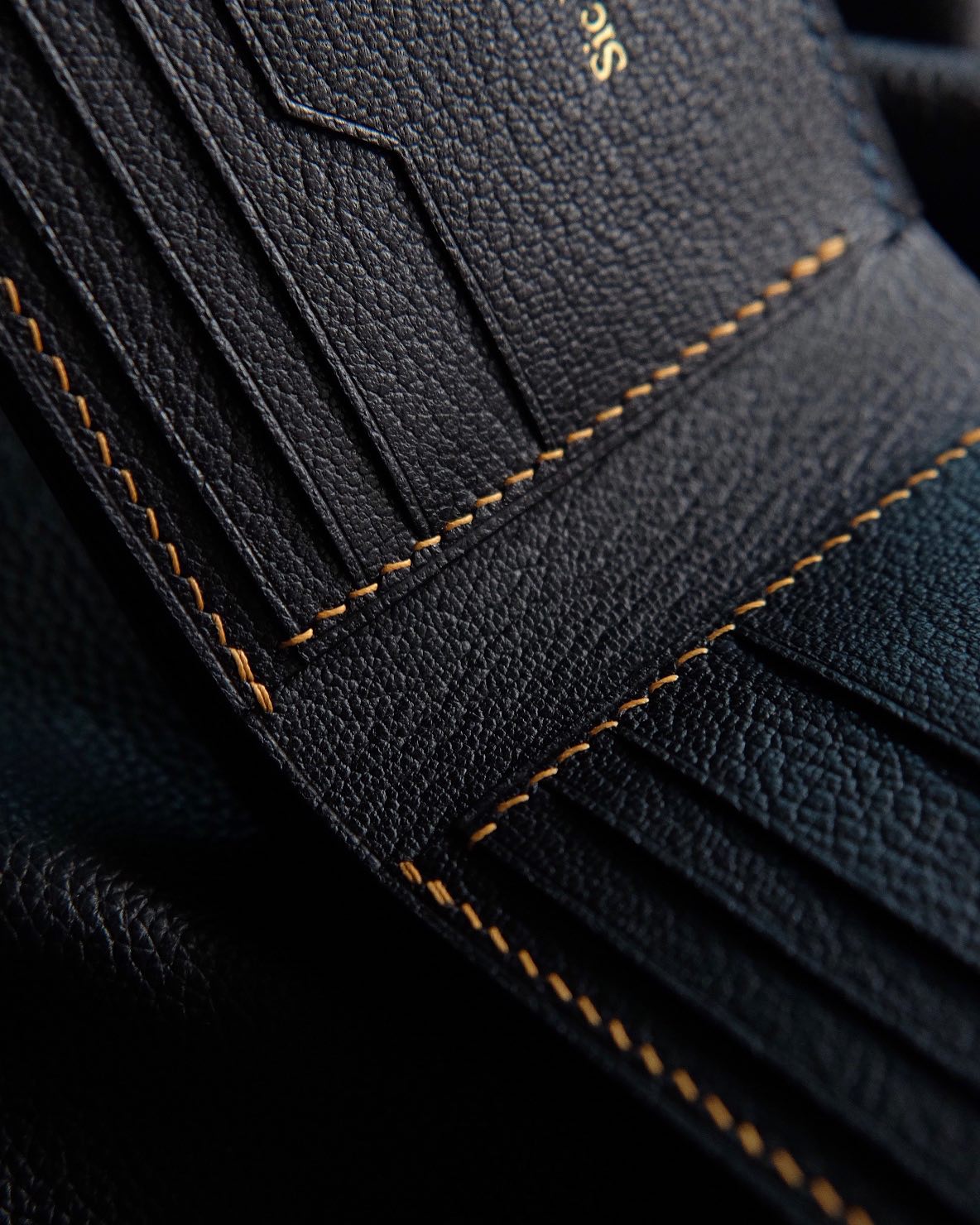 Contrast Edge Classic Wallet