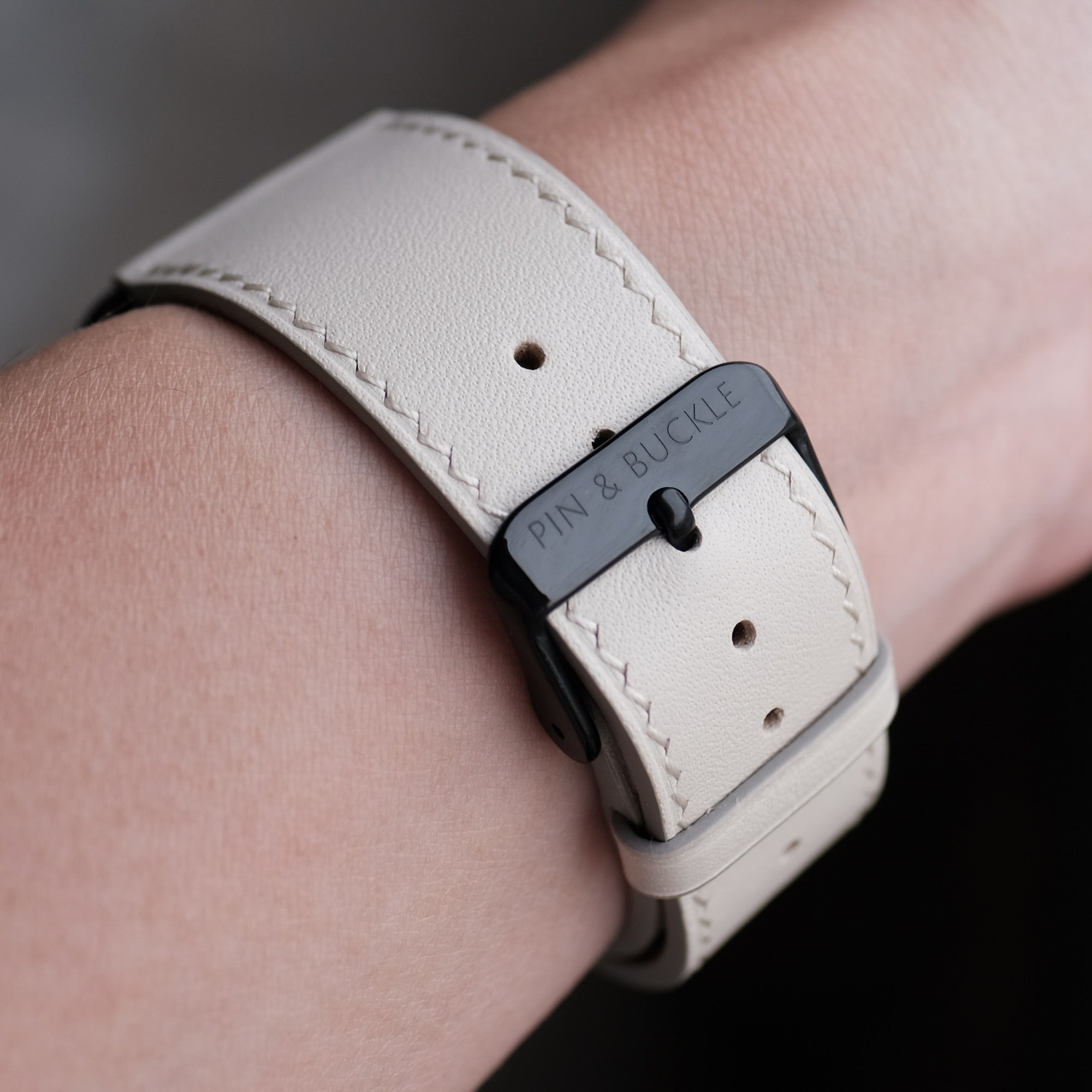 Élégant bracelet en cuir de luxe pour Apple Watch - Sabbia