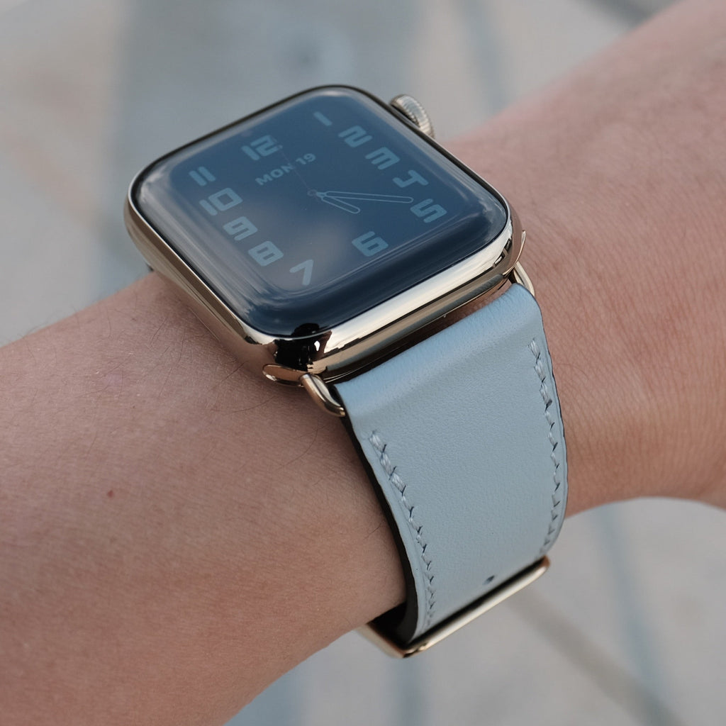 สายรัดข้อมือหนังแท้สุดหรูสำหรับ Apple Watch - ลายจุดสีน้ำเงิน