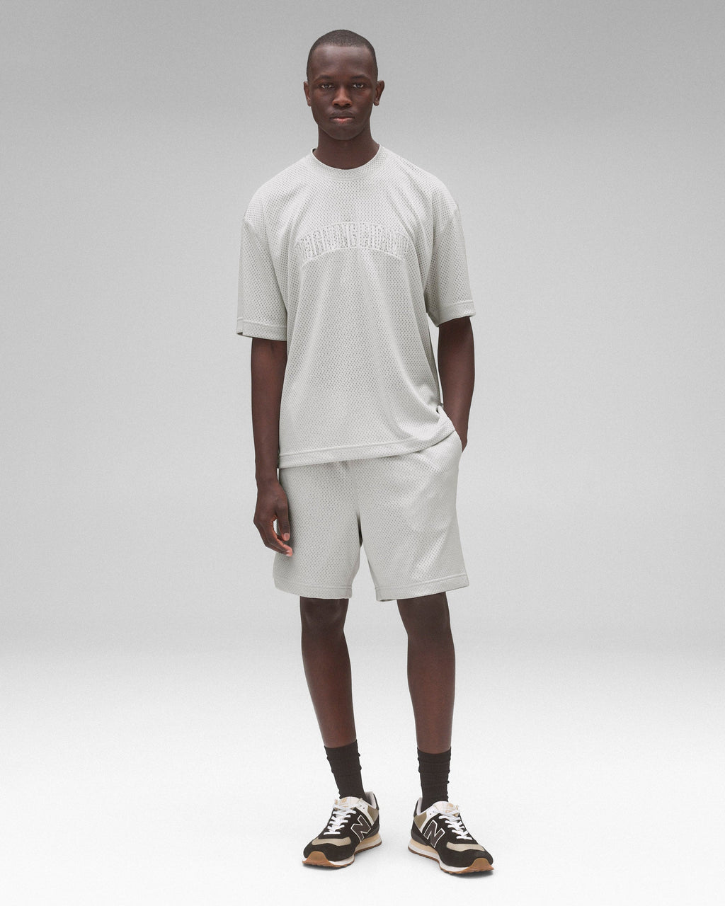 Athletic Mesh Relaxed Short 7"