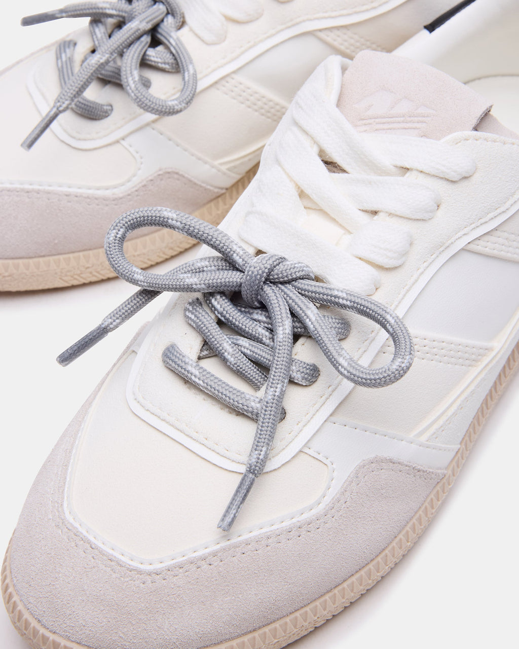 SPORTY WHITE