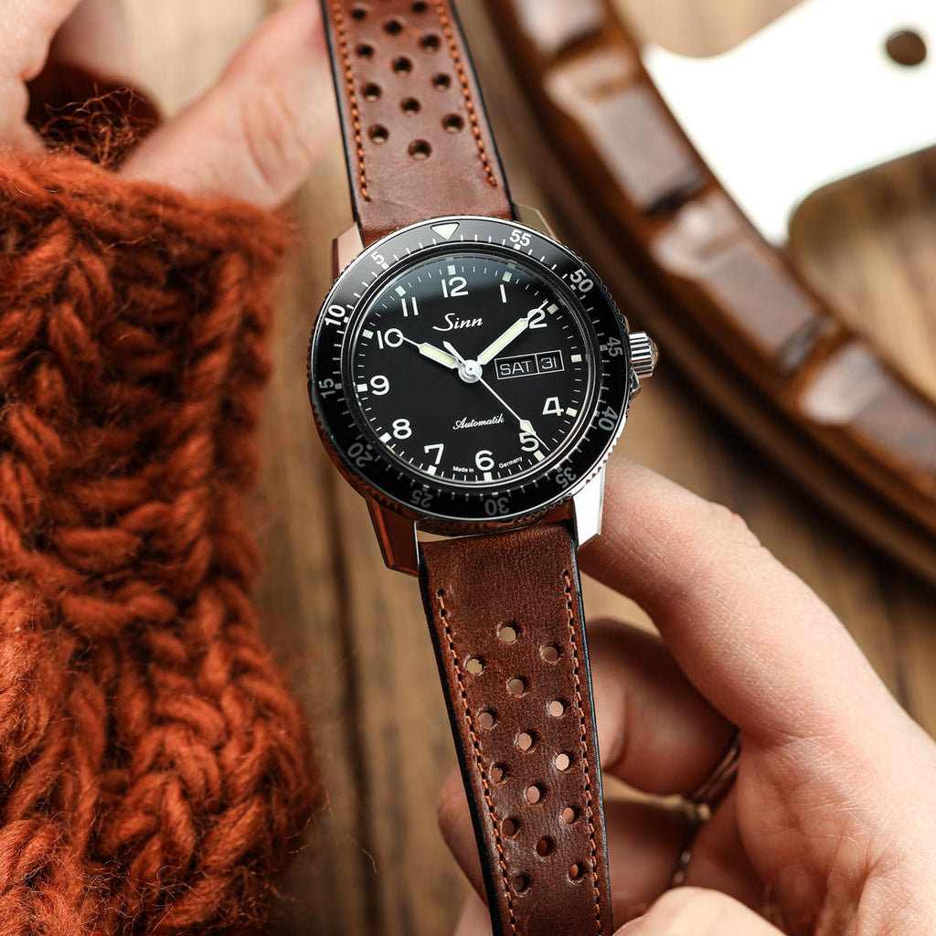 Bracelet de montre en cuir perforé Missouri de WatchGecko - Marron moyen élégant