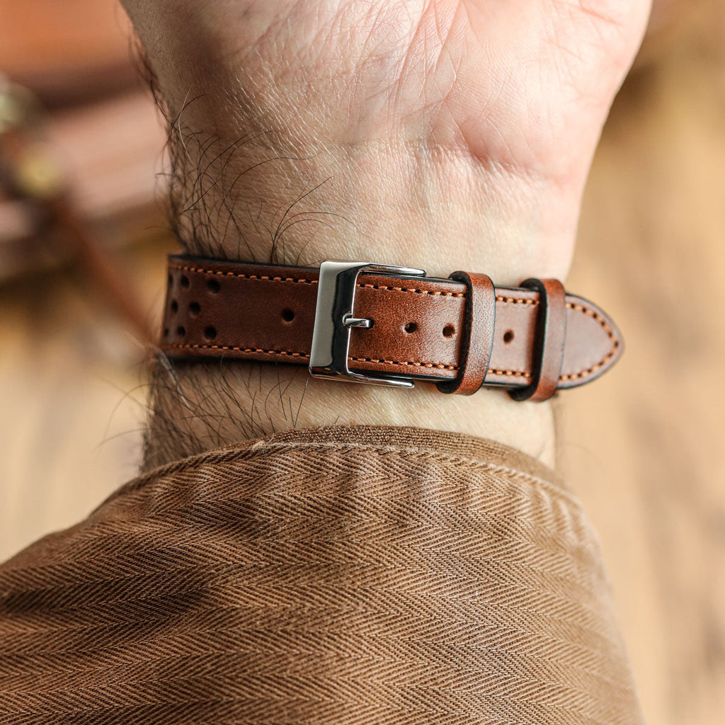 Bracelet de montre en cuir perforé Missouri de WatchGecko - Marron moyen élégant