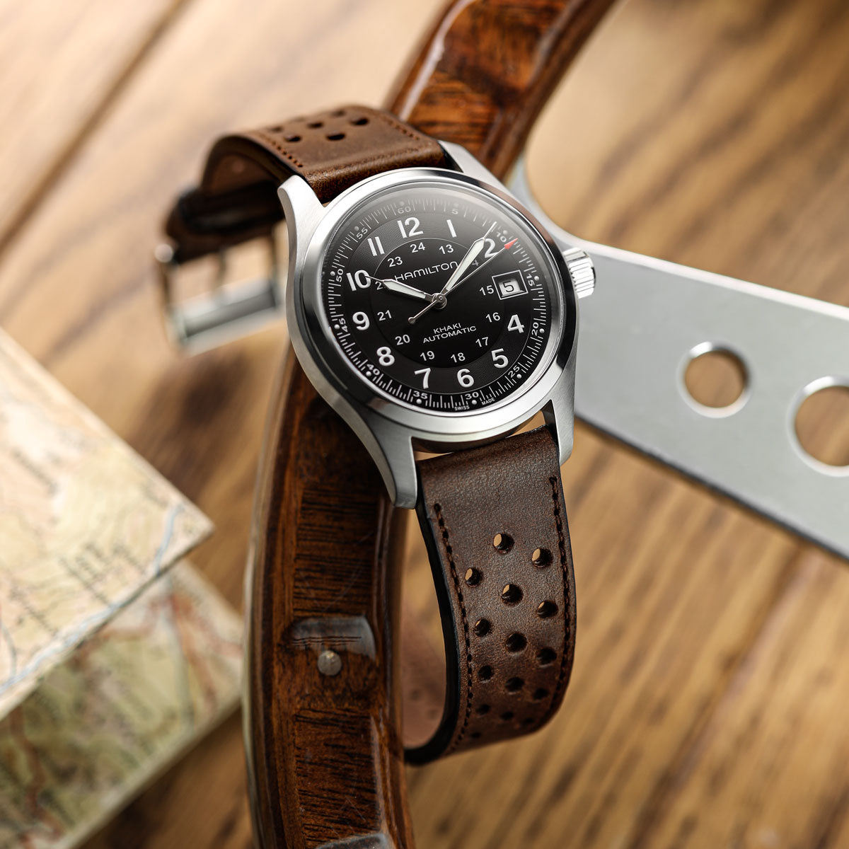 Lav Strap en Cuir Perforé Missouri de WatchGecko - Marron Foncé Élégant