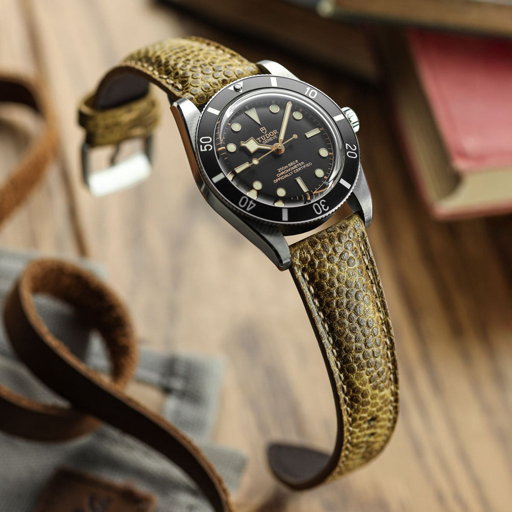 Bracelet en cuir rembourré Adassa avec boucle, couleur Caviar Jaune Océan