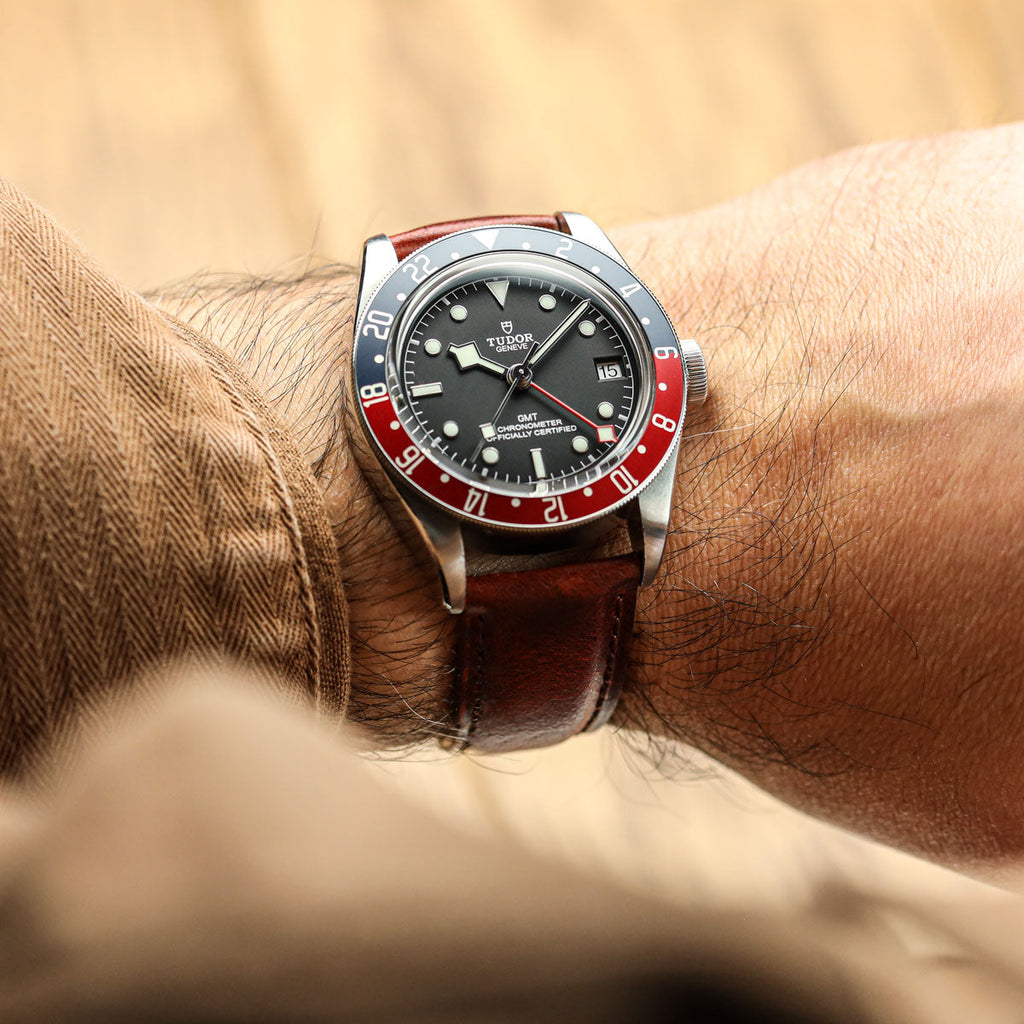 Bracelet en Cuir Véritable Padded Tenby - Élégance Classique en Chestnut