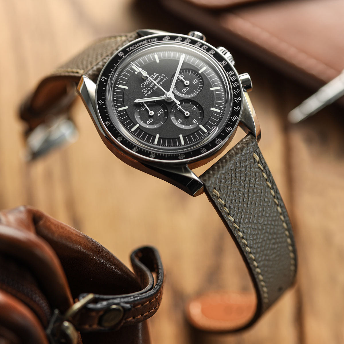 Reloj de correa de cuero italiano Epsom cosida a mano - Tierra alpina