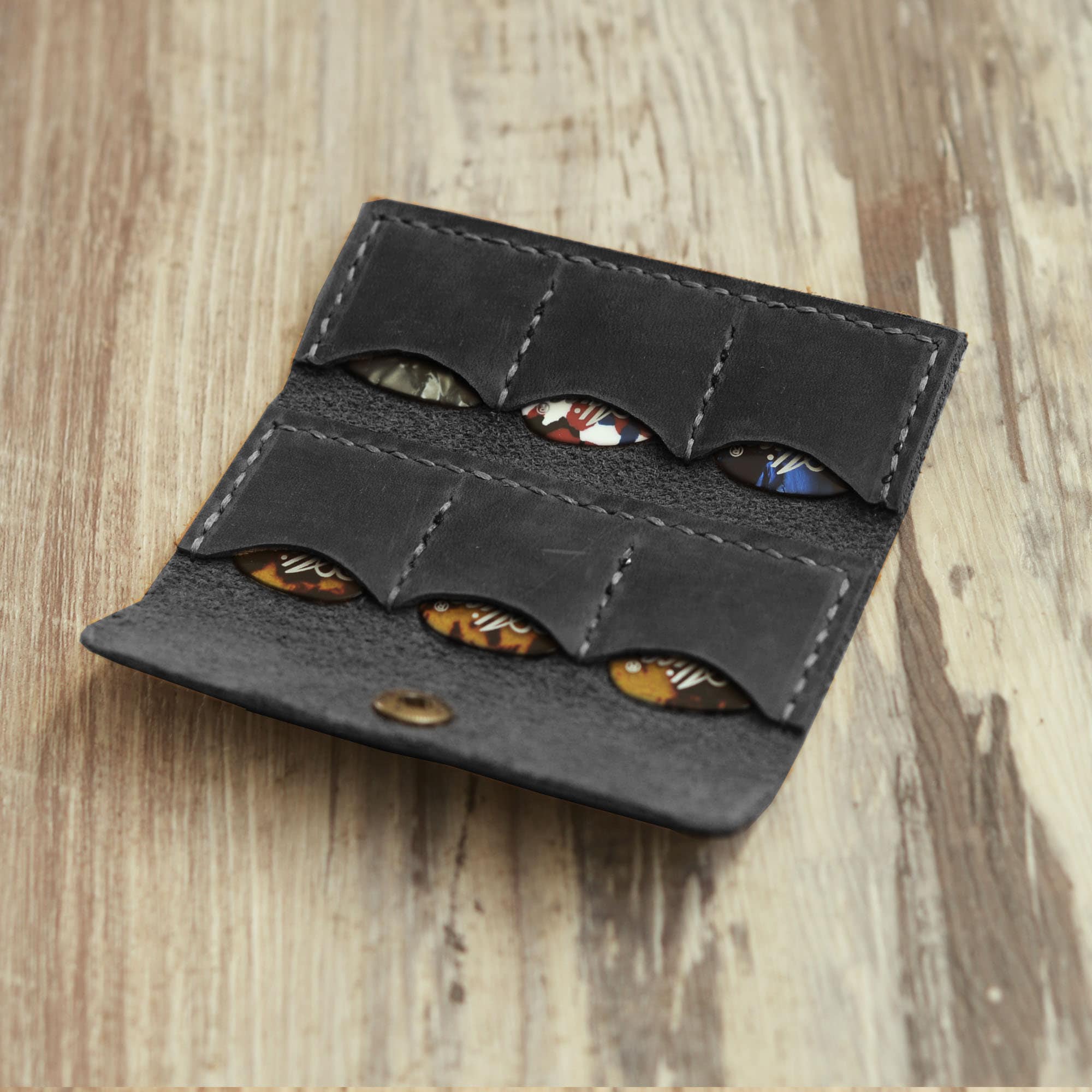 Étui personnalisé pour médiators de guitare, pochette porte-médiators en cuir vieilli, rangement pour 6 médiators – Cadeau parfait pour musiciens de guitare et ukulélés