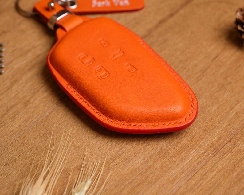 Volkswagen Atlas Key Fob Cover, Handcrafted Leather Key Case For VW Arteon, Atlas, Jetta GLI, Tiguan, VW 5-Button Fob, Birthday Gift For Him