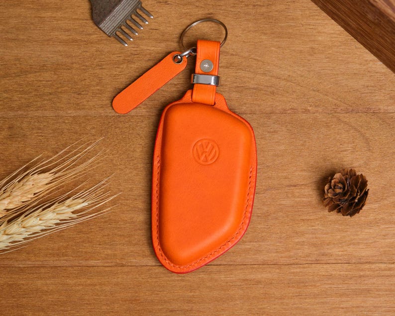 Volkswagen Atlas Key Fob Cover, Handcrafted Leather Key Case For VW Arteon, Atlas, Jetta GLI, Tiguan, VW 5-Button Fob, Birthday Gift For Him