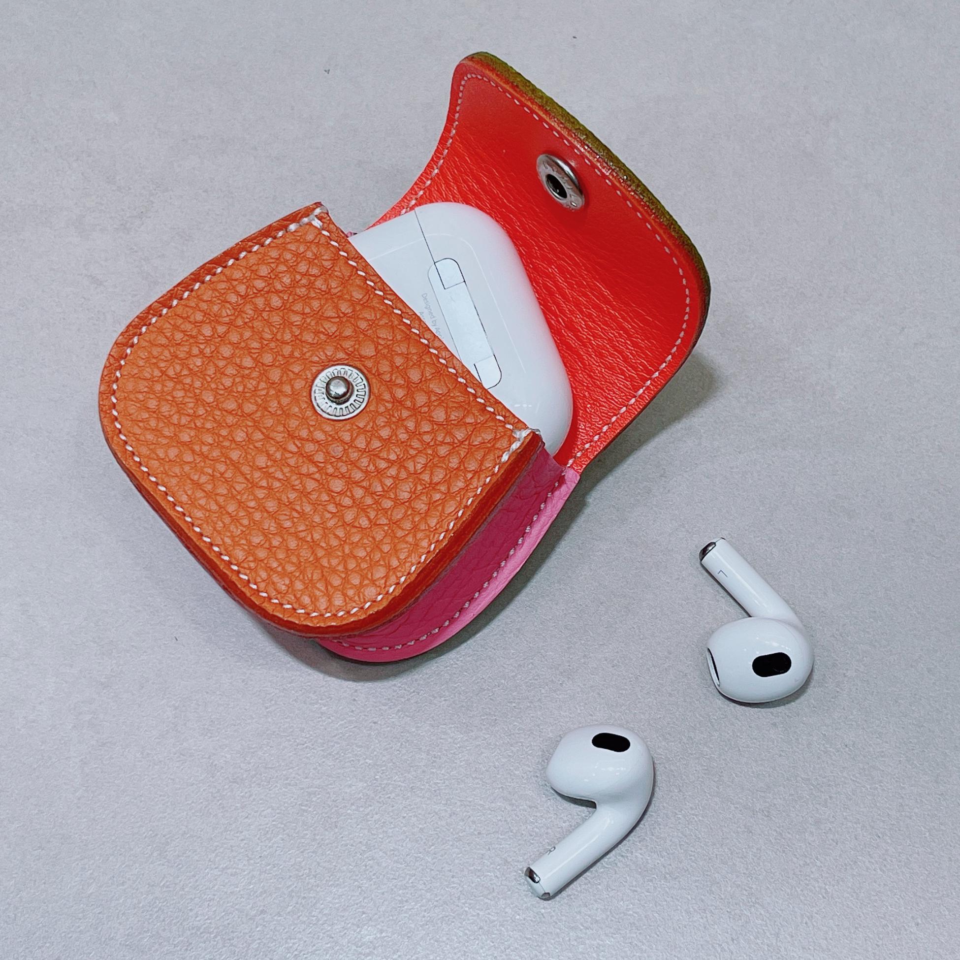 Handmade cowhide AirPods case | Suitable for all models, doubles as a coin purse and accessory.