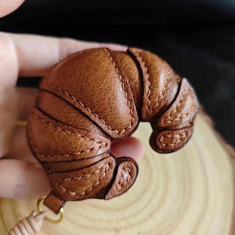 Handmade Leather Croissant Keychain, Realistic French Pastry Bag Charm, Miniature Food Pendant, Unique Gift for Coffee Lover