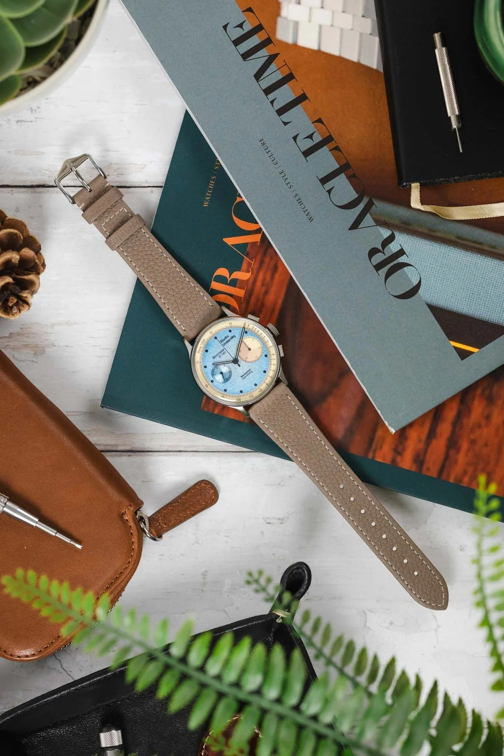 Hirsch BOLOGNA Quick-Release French-Style Textured Leather Watch Strap