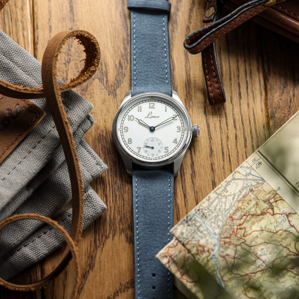 Bracelet Montre en Cuir Nubuck Plat Mozet Fait Main - Bleu Jean