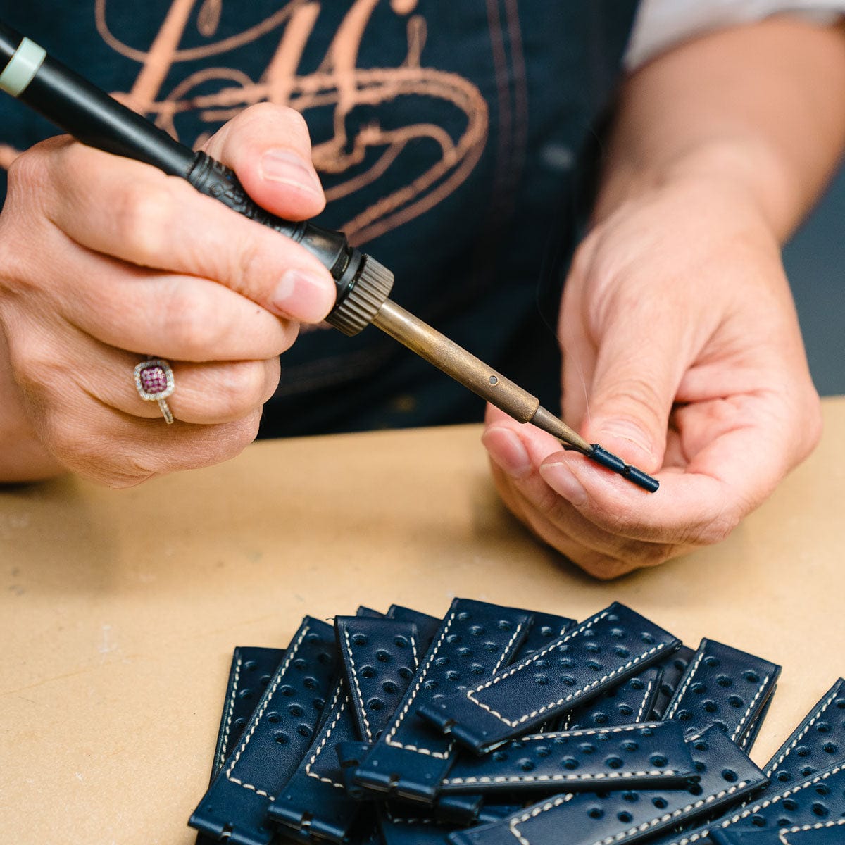 Bracelet pour montre en cuir nubuck plat Mozet, fait main en kaki